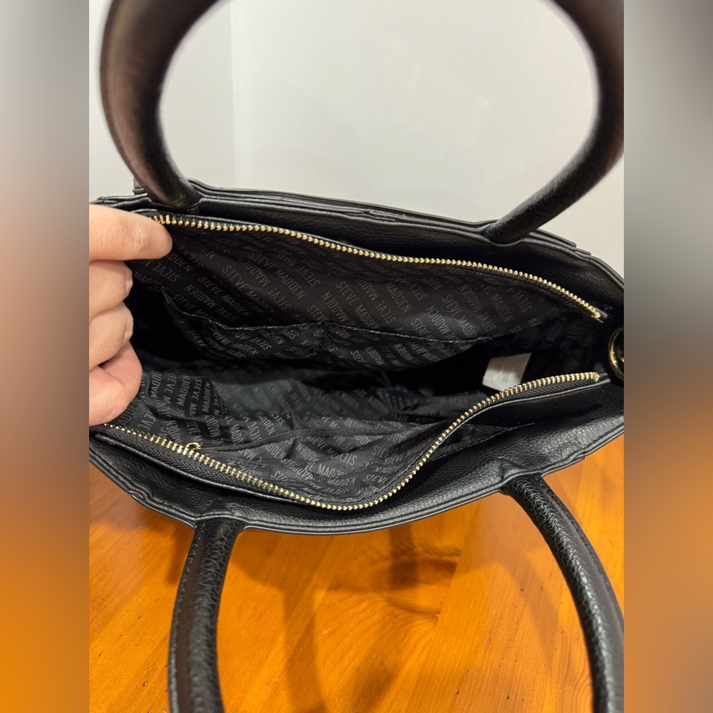Steve Madden black handbag with textured fabric - Picture 14 of 14